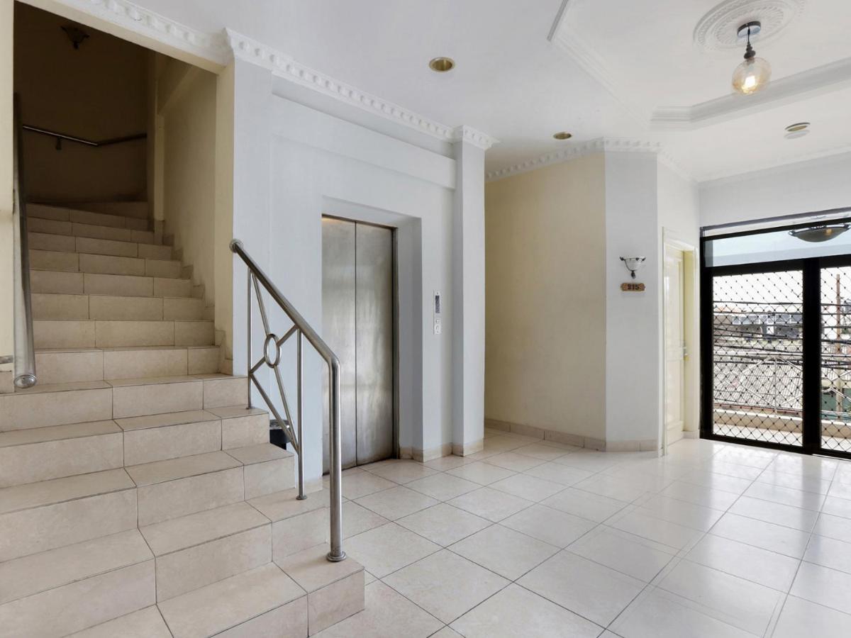 ג'קרטה Capital O 297 45 Residence מראה חיצוני תמונה